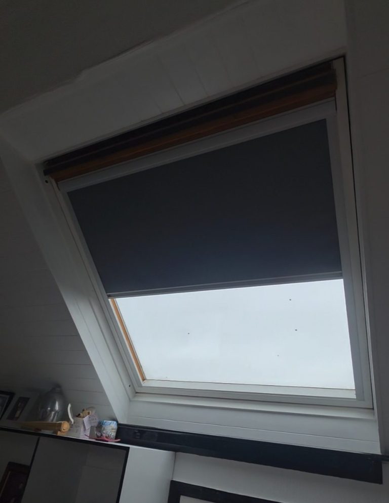 Velux rooflight blind replacement Modern rooflight blind fitted to an older Velux window in Raunds after removing the original obsolete blind system